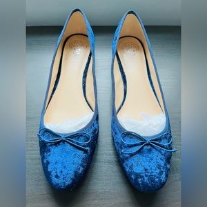 Blue Velvet Vince Camuto flats US 10